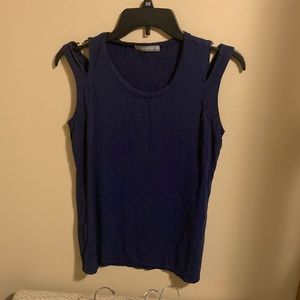 LOVEAPPELLA Andris Slit Shoulder t Top